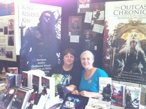 Lindy_and_Rowena_Supanova