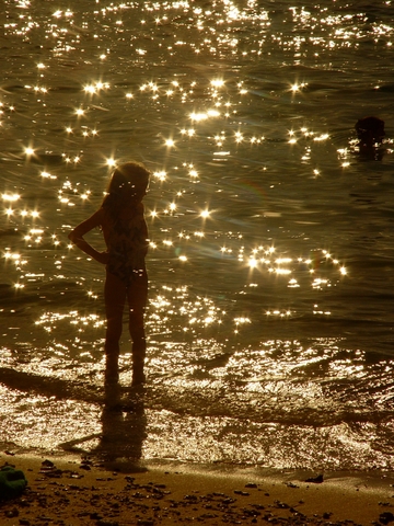 child_beach_golden